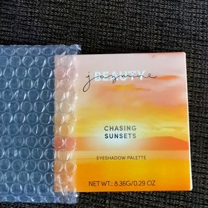 Jazmine Beauty Chasing Sunsets Eyeshadow Palette